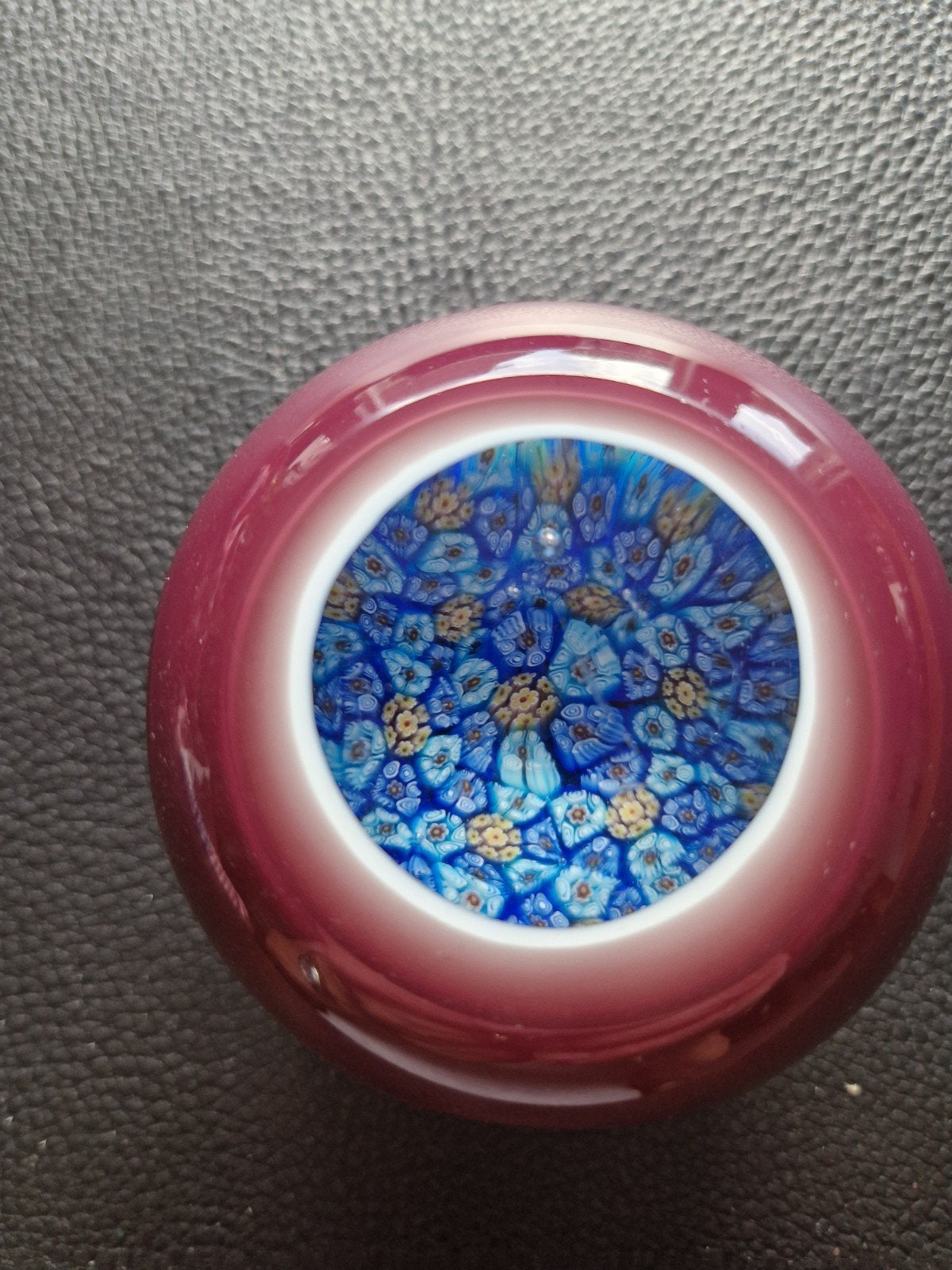 Millefiori glazen presse-papier, paars met blauwe bloemen, Antiek en Kunst, Antiek | Glas en Kristal, Ophalen of Verzenden