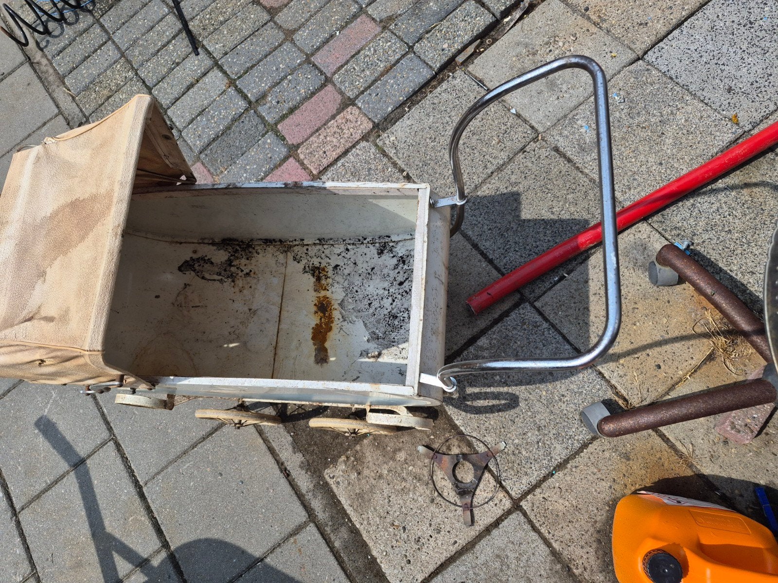 ouderwetse kinderwagen, Ophalen, Gebruikt