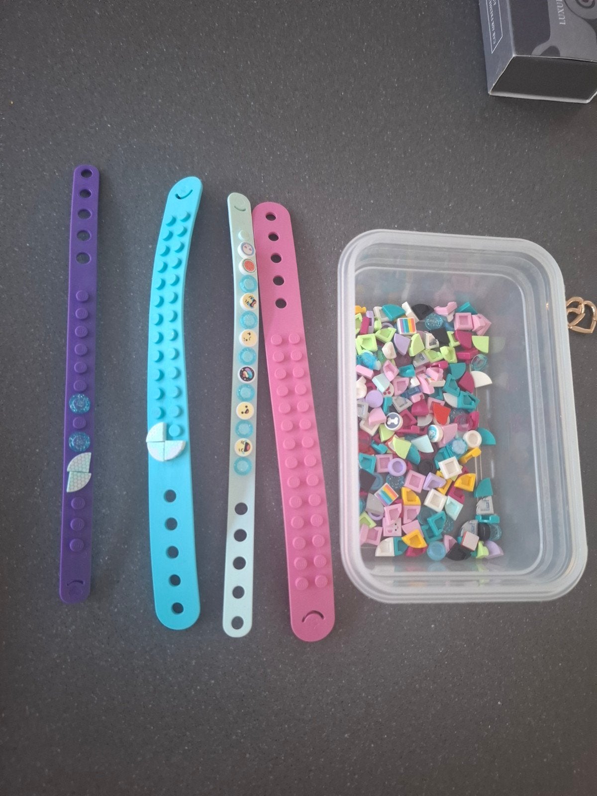 LEGO DOTS Armbanden met veel extra steentjes, Kinderen en Baby's, Speelgoed | Bouwstenen, Ophalen of Verzenden