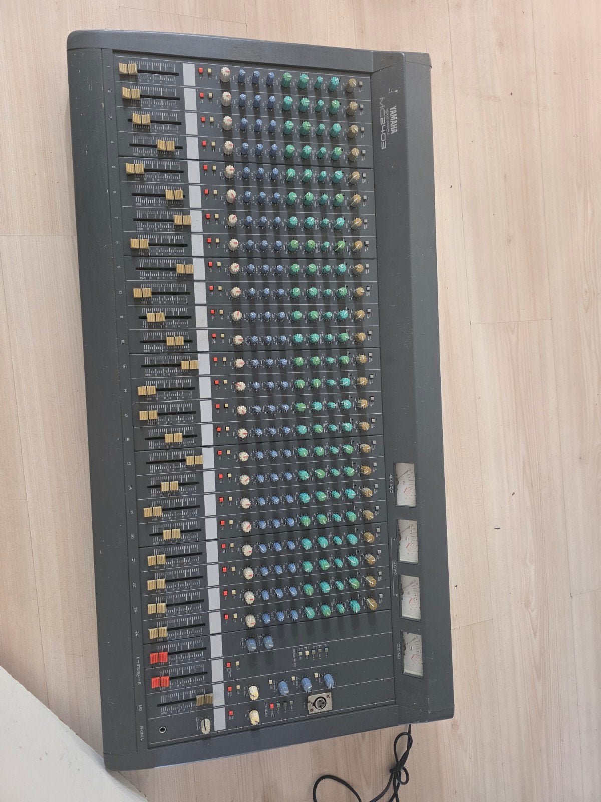Yamaha MC2403 Mengpaneel - Professionele Mixer, Muziek en Instrumenten, Mengpanelen, Ophalen of Verzenden, Gebruikt, 20 kanalen of meer