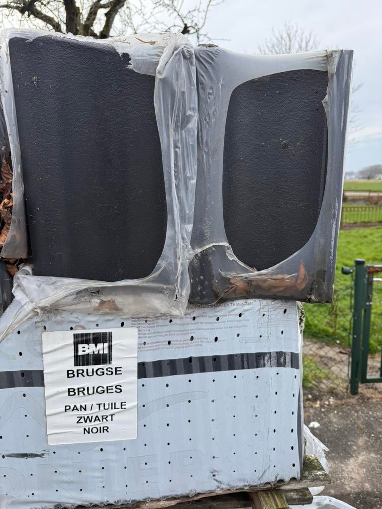 900x betonpan Brugse dakpan zwart, Doe-het-zelf en Verbouw, Dakpannen en Dakbedekking, Ophalen, Steen of Klei, Zwart, Minder dan 5 m²