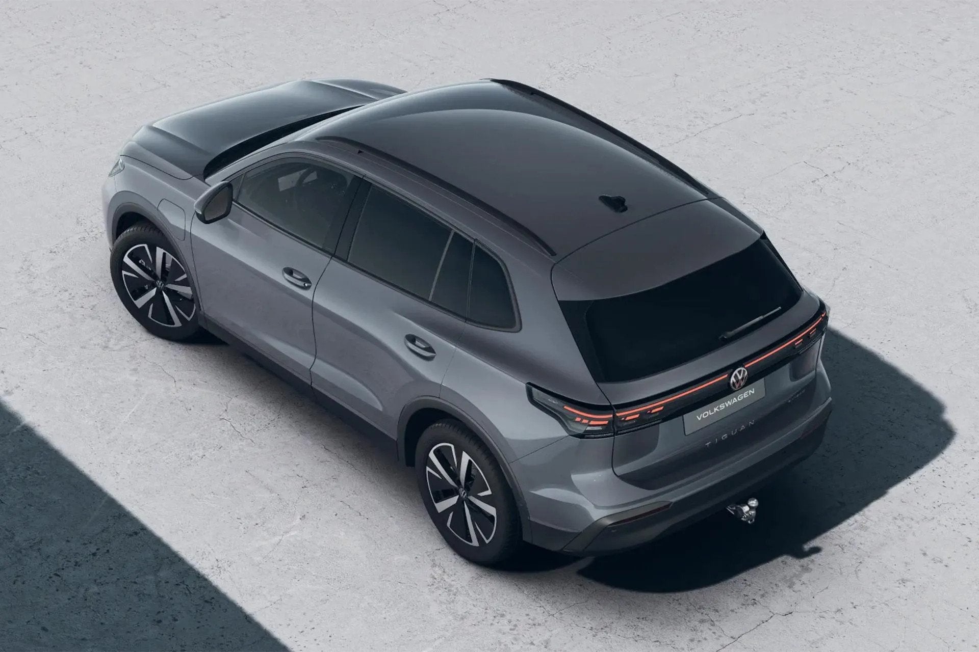 Volkswagen Tiguan Life Edition 1.5 DSG e-hybrid (bj 2026), Automaat, Stof, 1498 cc, 1766 kg