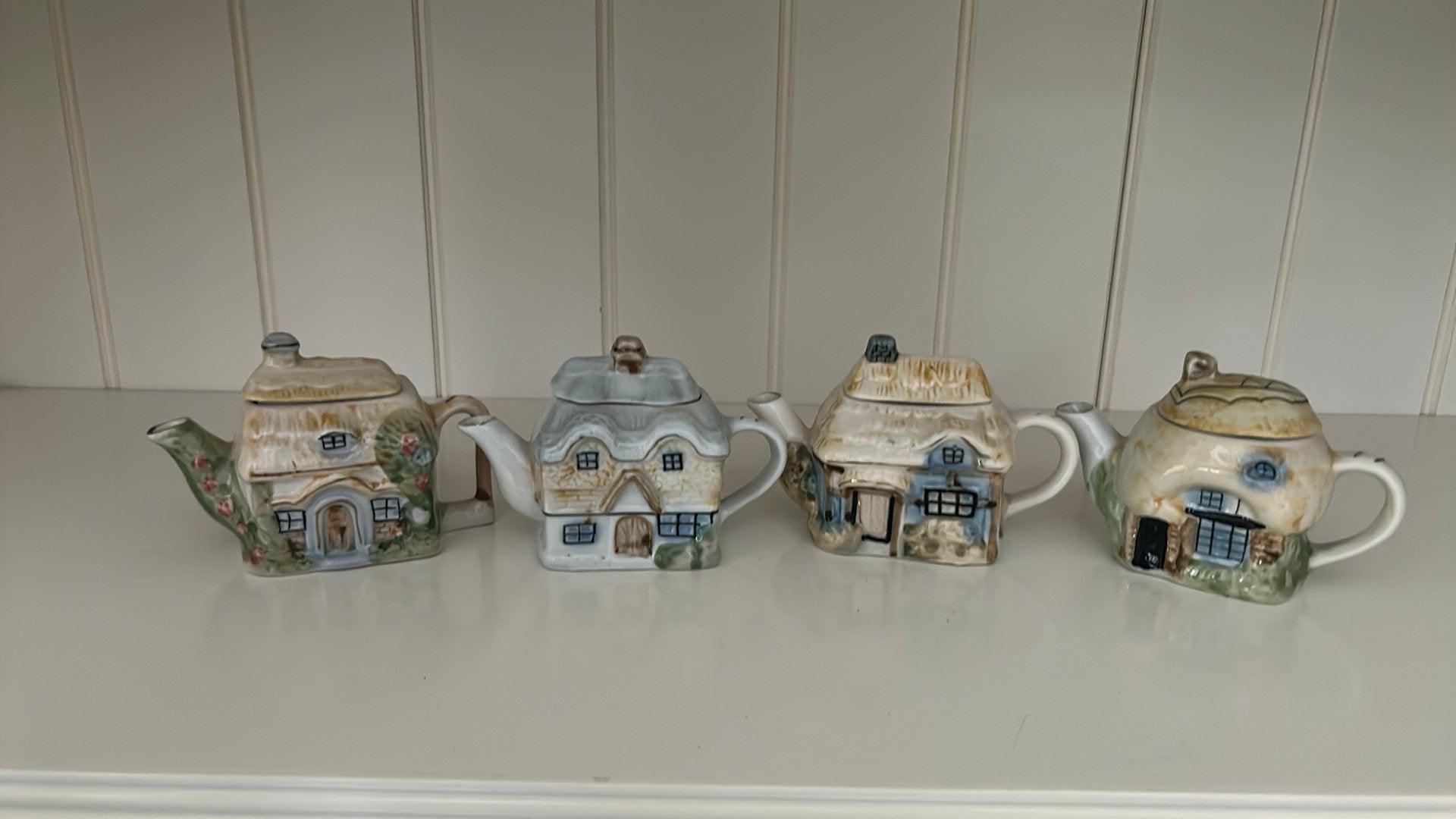 Vintage  keramische cottage kleine theepotten., Ophalen of Verzenden