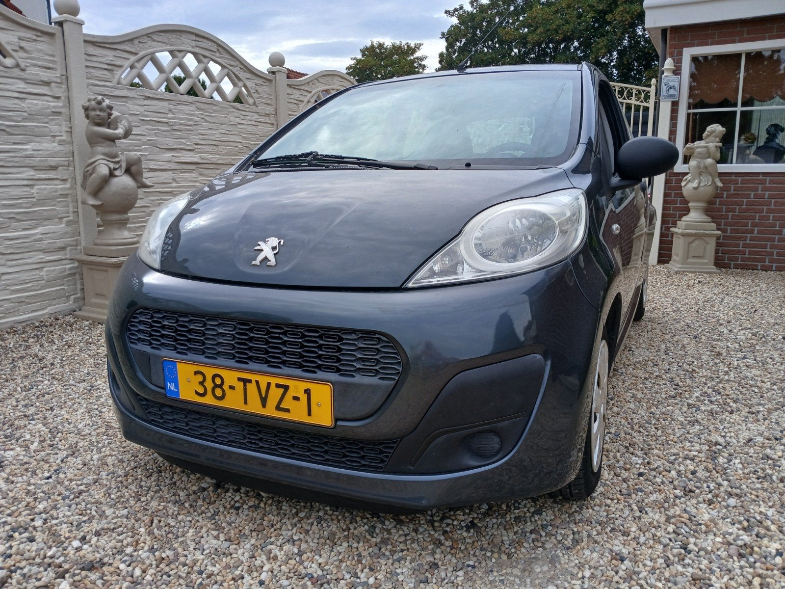 Peugeot 107  bj 2012 airco verkocht verkocht, Voorwielaandrijving, Euro 5, Stof, Zwart