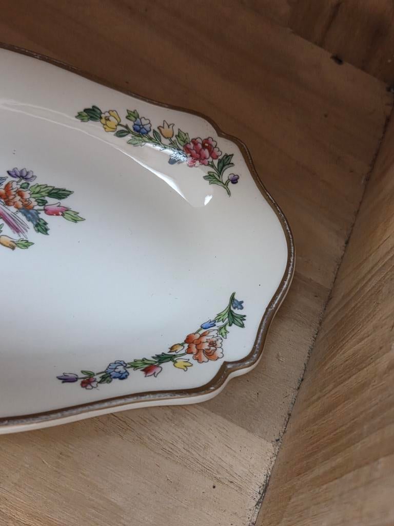 Ovale schaal met vogel en bloemen Petrus Regout, Ophalen of Verzenden