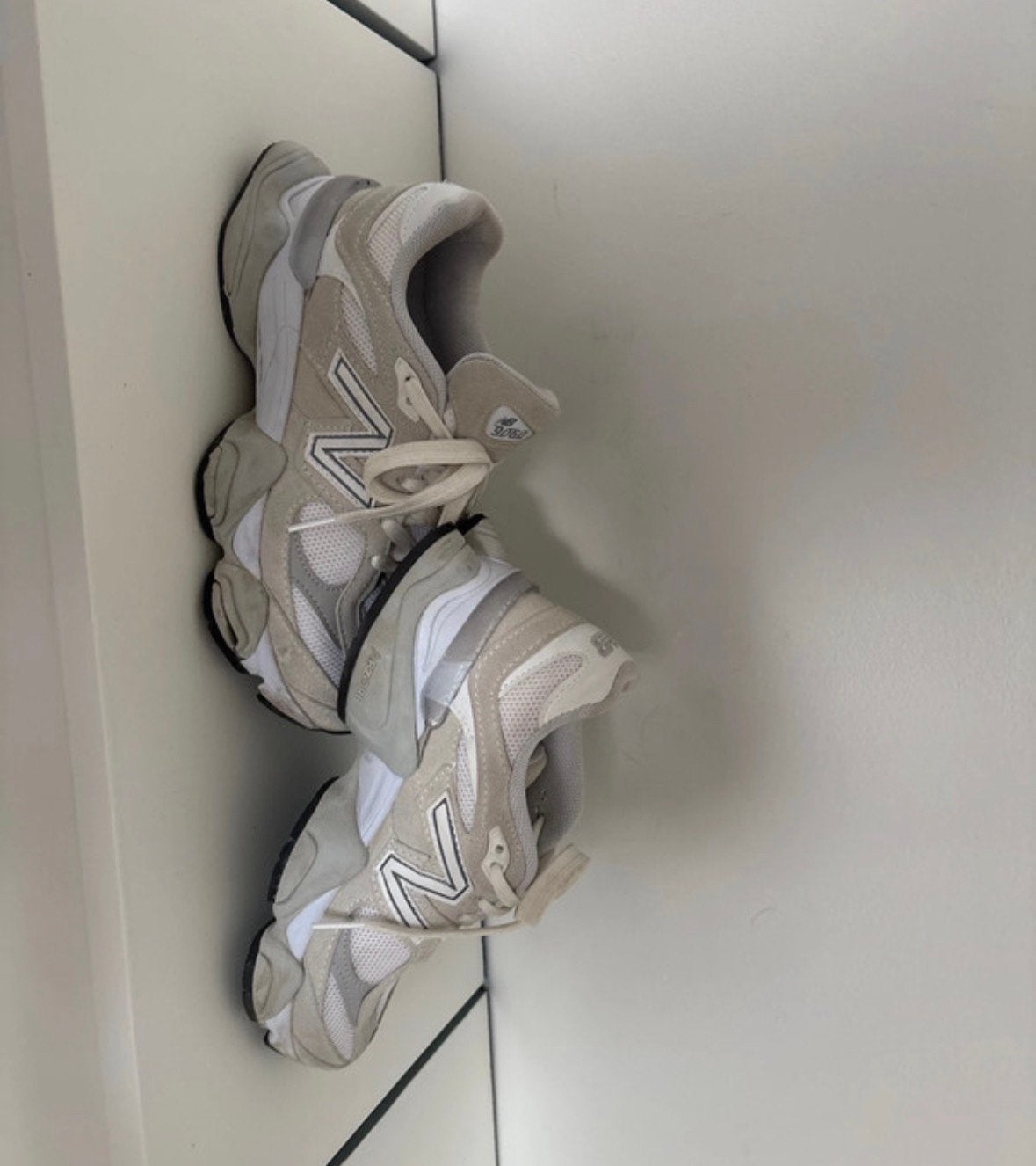 New Balance 9060, Verzenden, Wit, Sneakers of Gympen, Zo goed als nieuw
