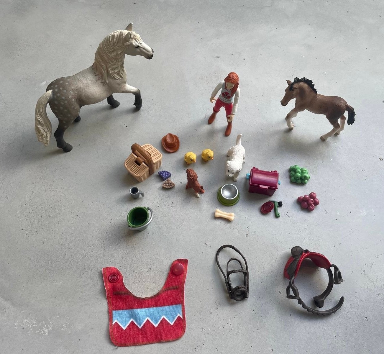 Schleich Paardenset met accessoires - Zo goed als nieuw, Ophalen of Verzenden, Zo goed als nieuw