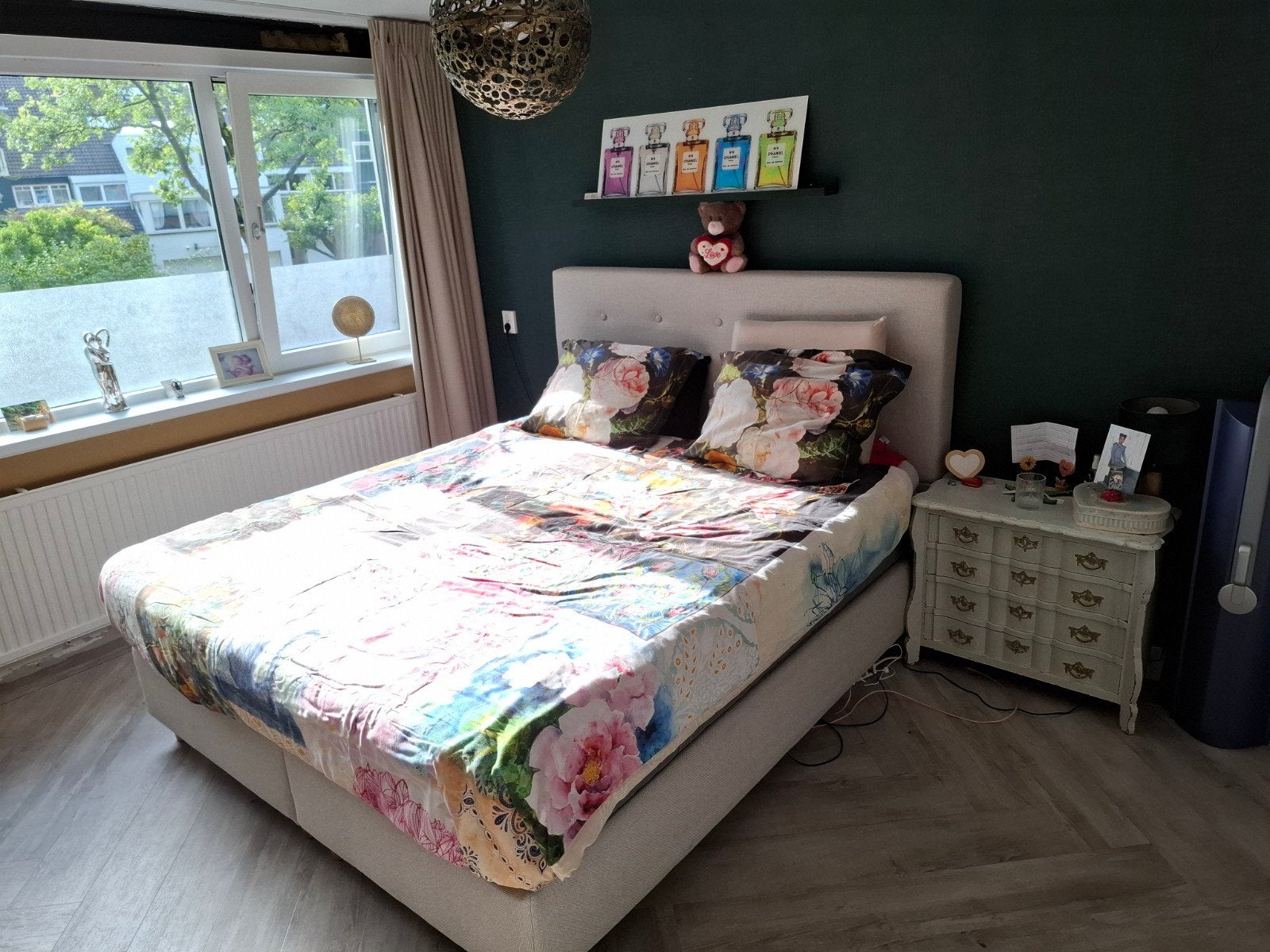 Tweepersoonsbed Ikea 180x200 cm met gestoffeerd hoofdbord, Huis en Inrichting, Gebruikt, Beige, Tweepersoons, Ophalen of Verzenden