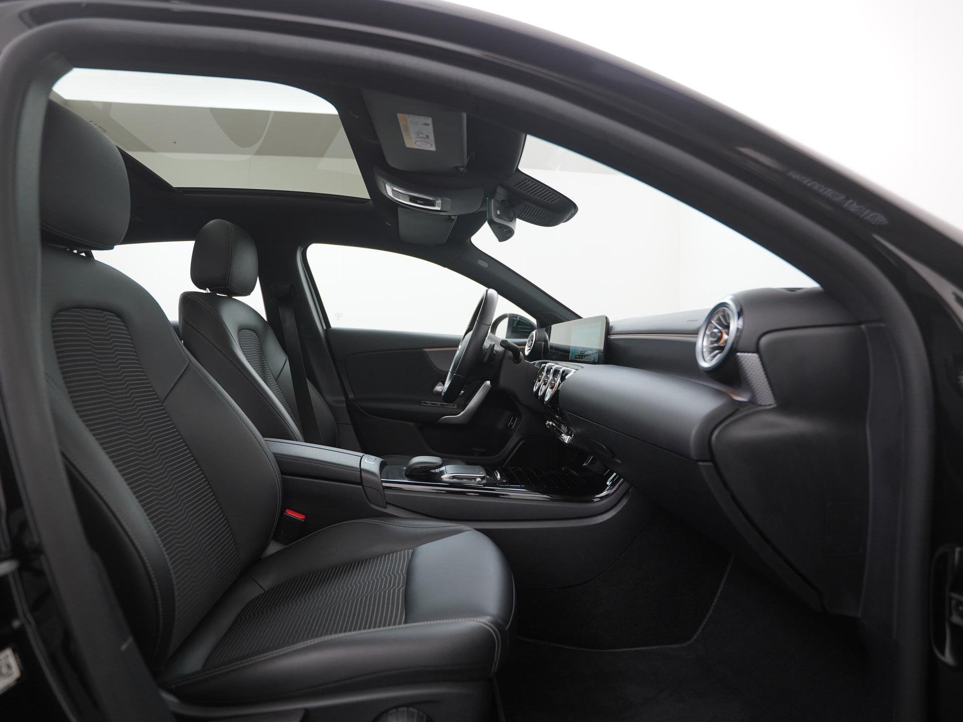 Mercedes-Benz A-klasse 250e Business Line | Panoramadak | Wi, Gebruikt, 4 cilinders, Leder en Stof, Zwart