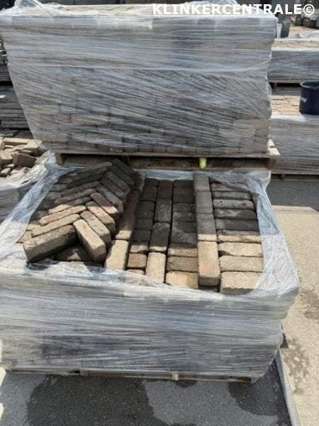 70m2 gemêleerd betonklinkers waalformaat stenen bss betonwaa, Bij dit gebruikte product niet te achterhalen, Gebruikt, Bij dit gebruikte product niet te achterhalen