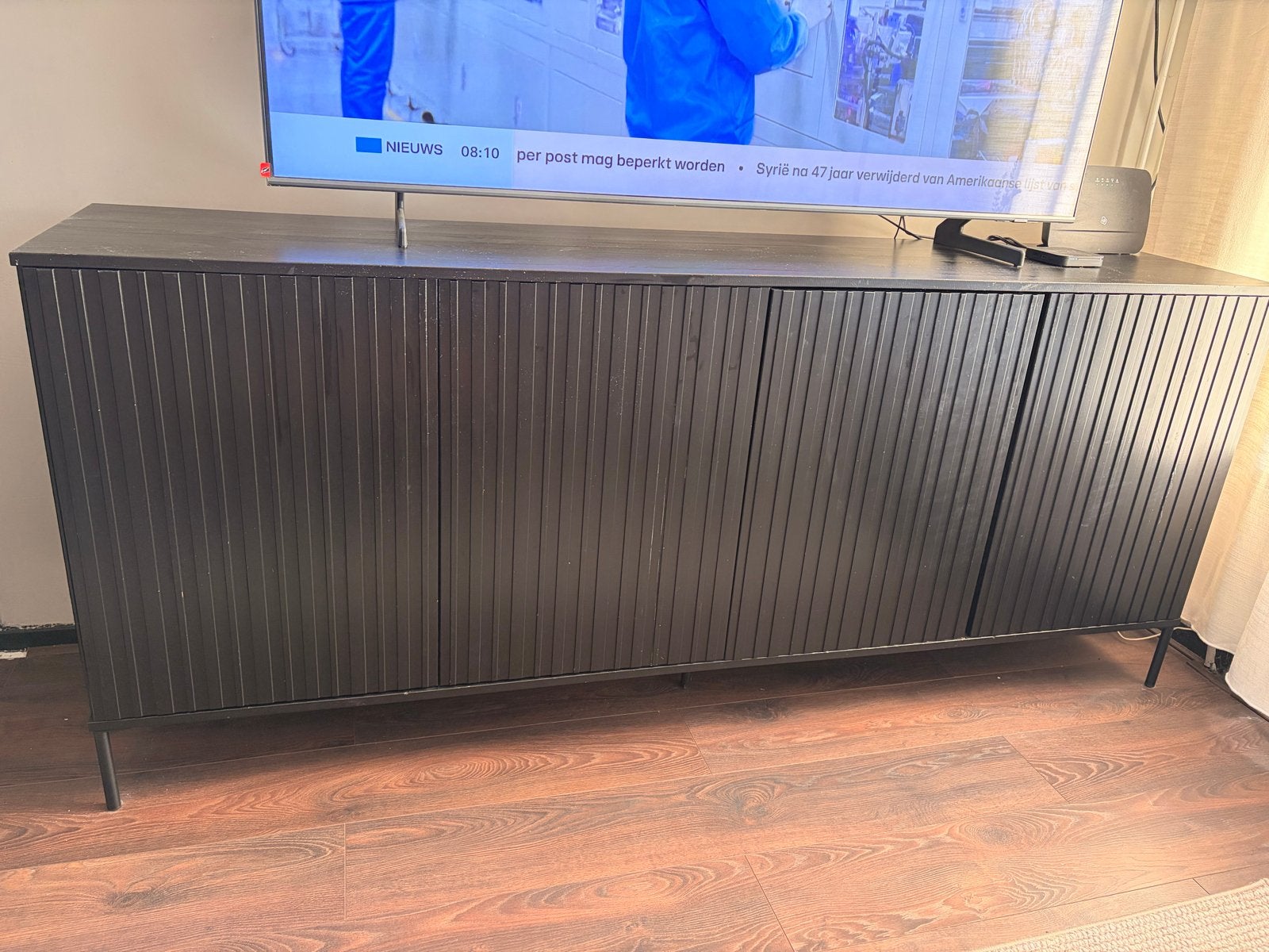 WOOOD Buffetkast Zwart - Gravure Dressoir 200 cm, Huis en Inrichting, Kasten | Dressoirs, Ophalen, Zo goed als nieuw, 200 cm of meer