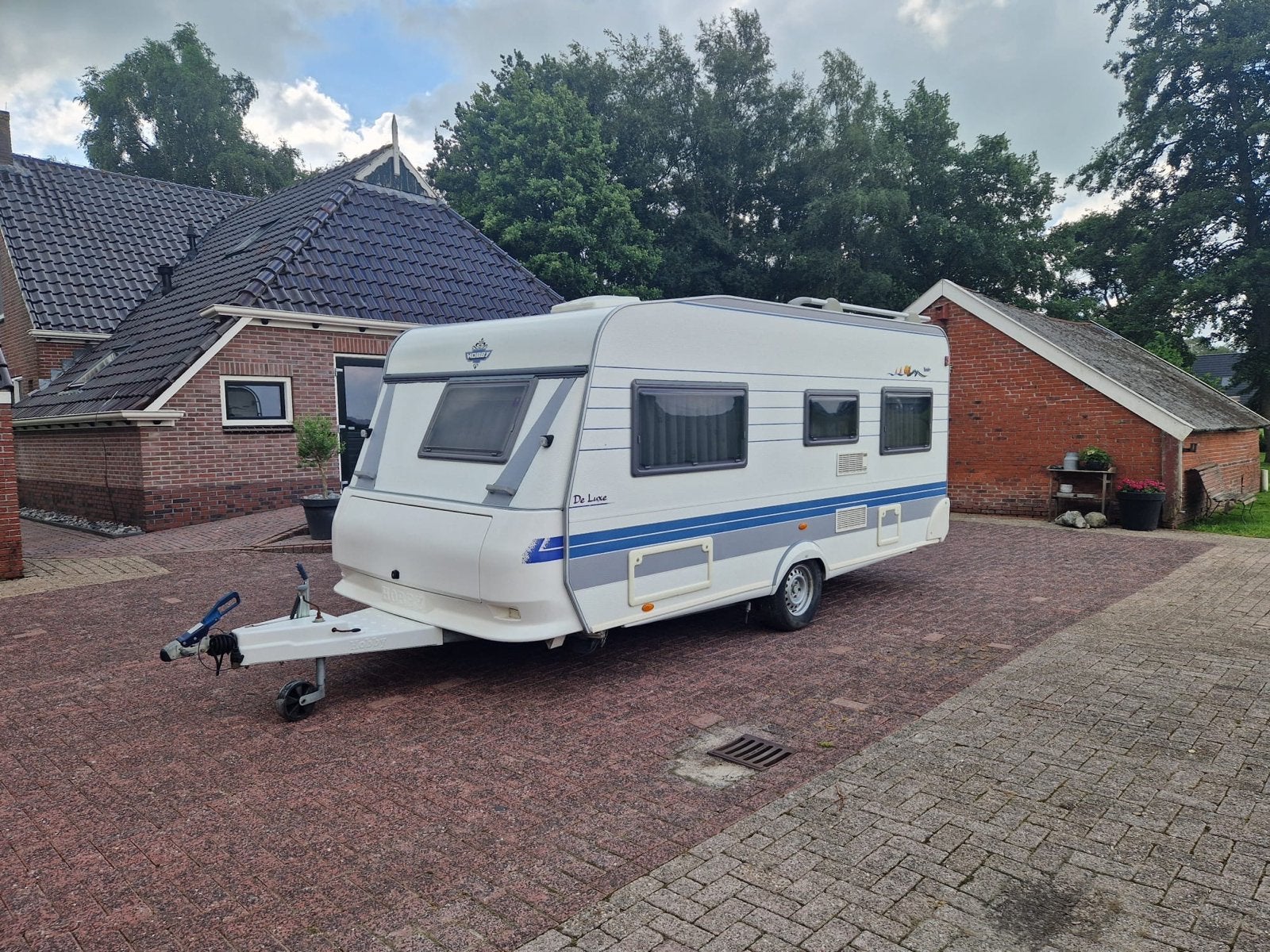 Zeer nette Hobby De Luxe 460 UFE 2002, Caravans en Kamperen, Caravans, Vast bed, Rondzit, Hobby, Particulier