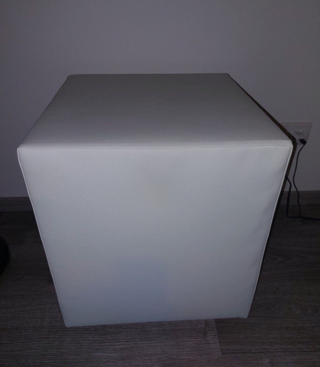 Witte vierkante poef/voetenbank, Ophalen, Gebruikt, Vierkant, Minder dan 50 cm