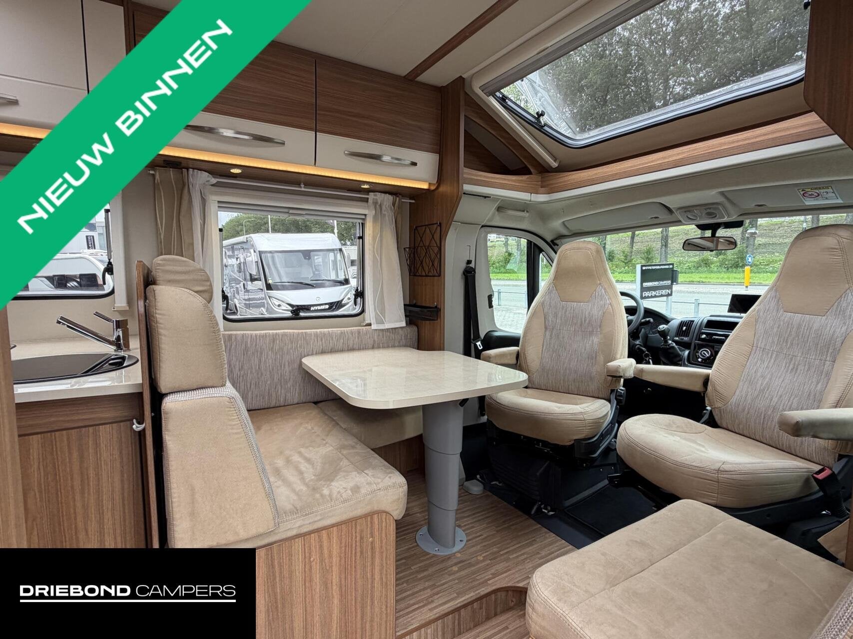 Carado T447 Euro6 Enkele Bedden Luifel Zonnepaneel Bearlock, Caravans en Kamperen, Campers, Airbags, 7 tot 8 meter, Bedrijf, Elektrische ramen