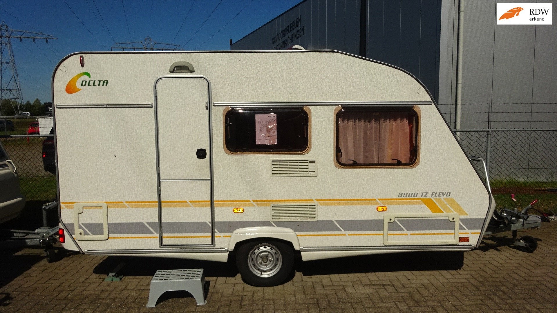 DELTA Flevo 3900 TZ 2002 VASTBED TREINZIT Voortent dakluifel, Caravans en Kamperen, Caravans, Bedrijf, 750 - 1000 kg, Luifel, Delta