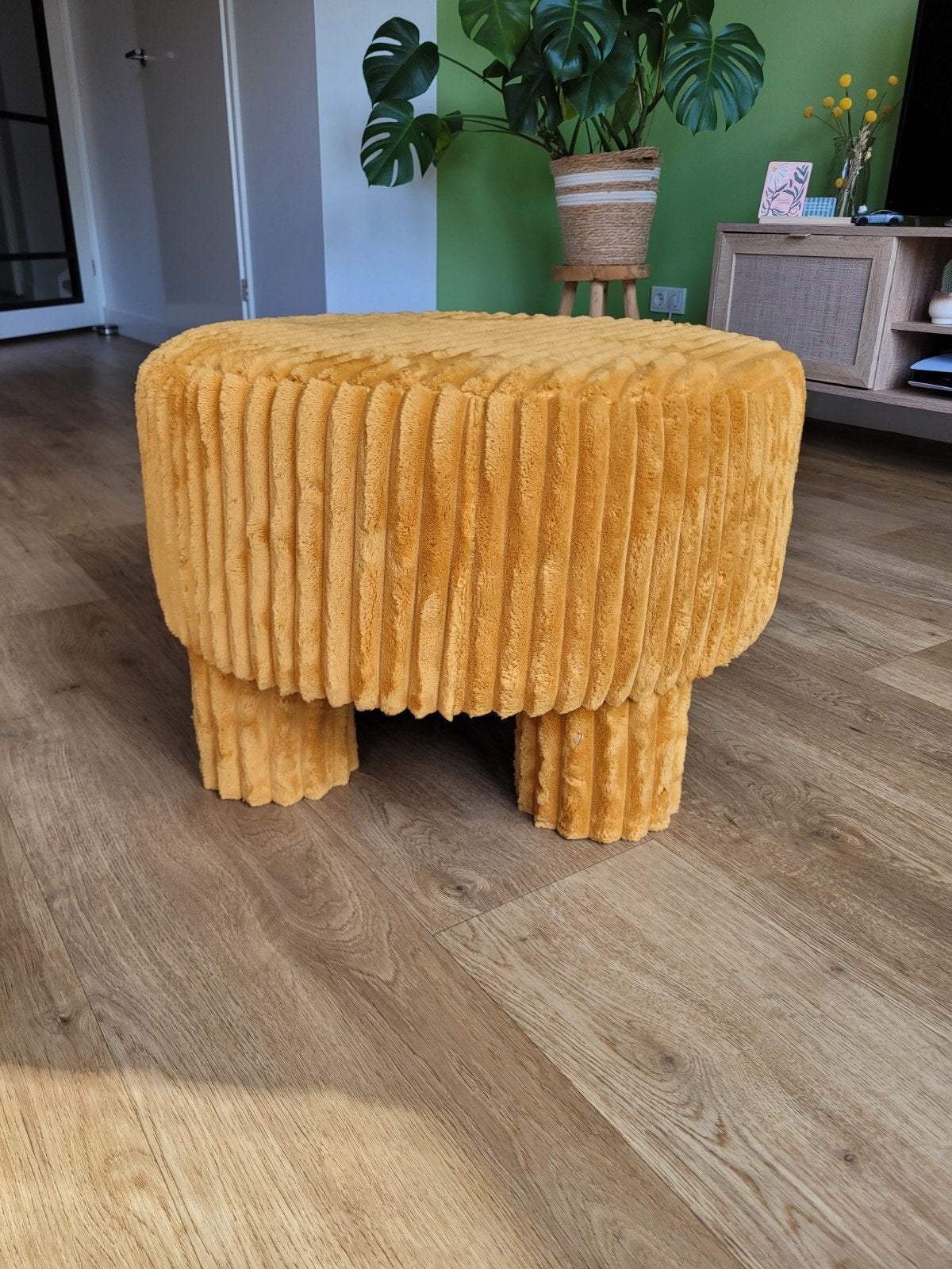 Poef okergeel, Ophalen, Rond, 50 tot 75 cm