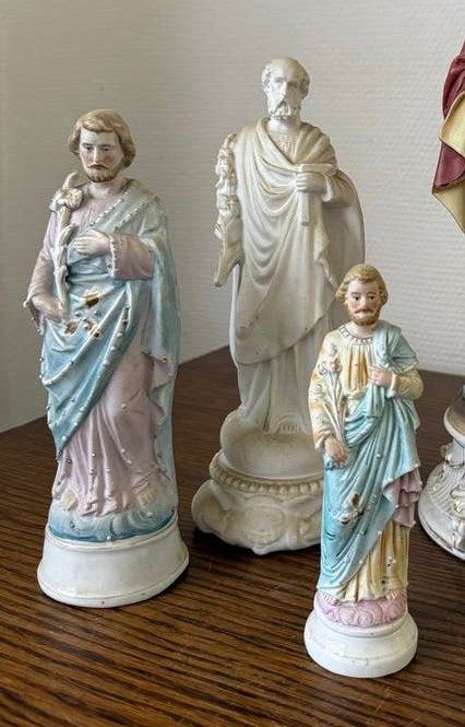 3 mooie antieke beeldjes. St Jozef en st Petrus, Ophalen