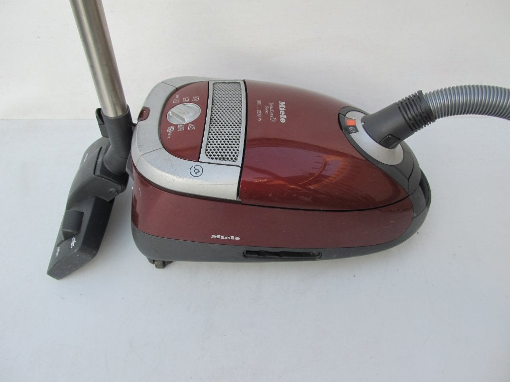 Zeer krachtige 2200 watt Miele stofzuiger., Gebruikt, 2000 watt of meer, Sledestofzuiger, Stille werking
