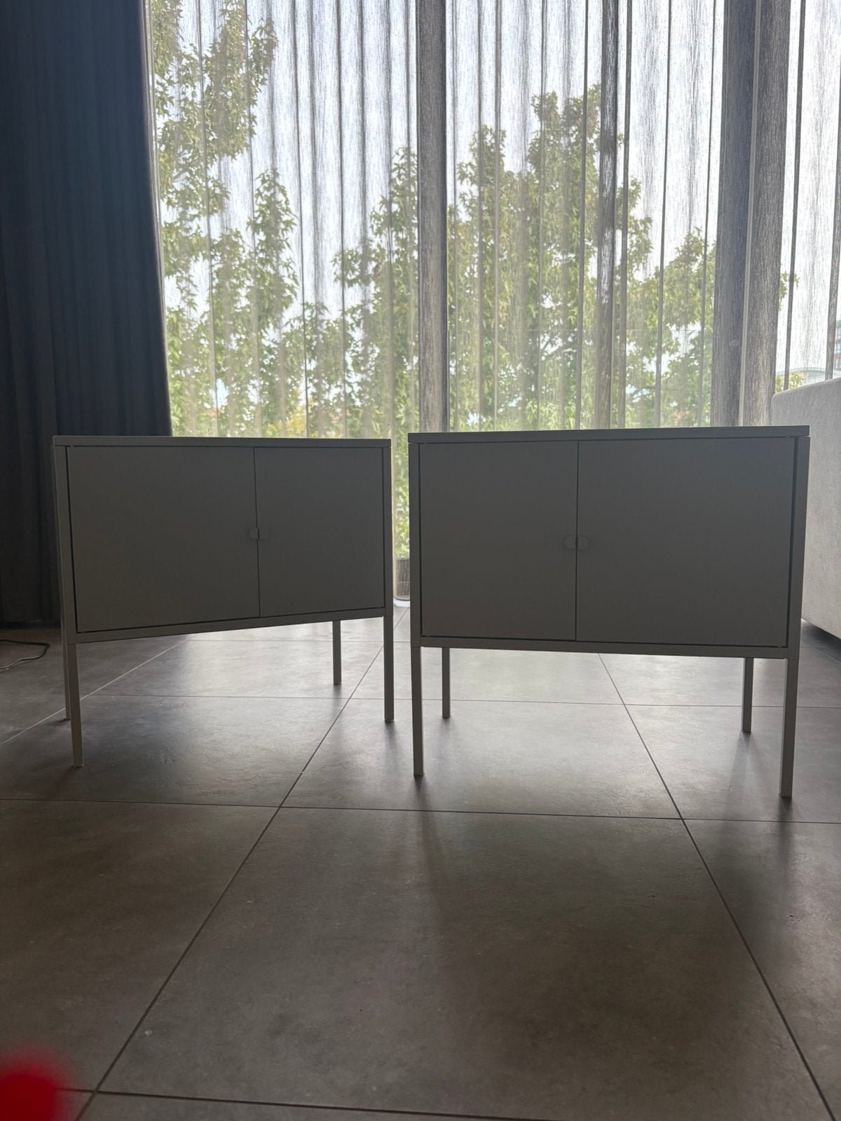 ikea nachtkast metaal grijs