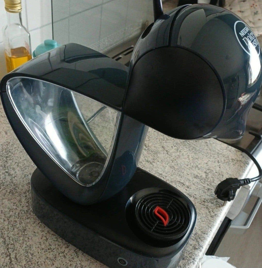 dolce gusto, Ophalen of Verzenden, Zo goed als nieuw, Koffiemachine, Koffiepads en cups