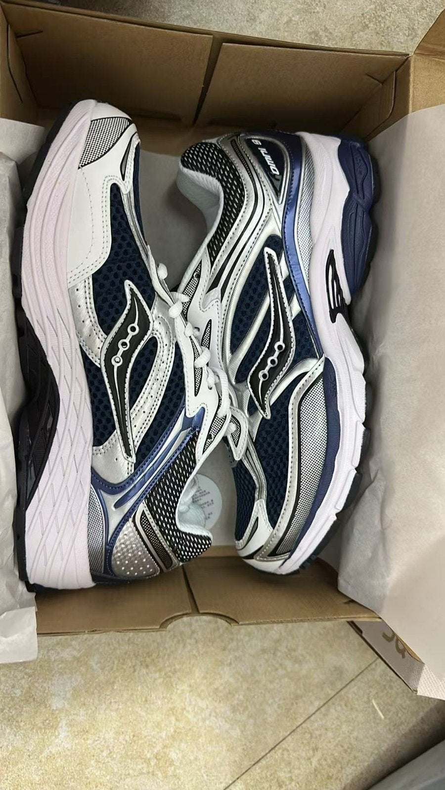 Saucony blauwe sneakers maat 44 niet gedragen, Ophalen of Verzenden, Nieuw, Blauw, Sneakers of Gympen