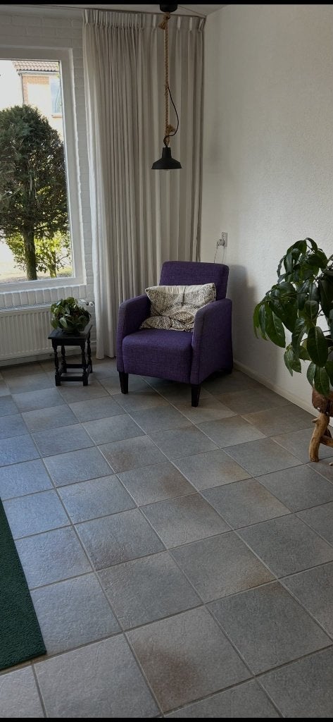 Paarse fauteuil, Huis en Inrichting, Ophalen, Modern, Comfortabel, Gebruikt, Hout