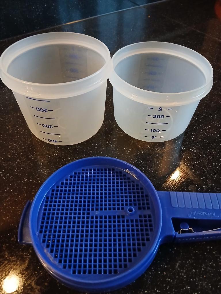 Tupperware Maatbekers en Zeef - Handige Keukenhulpjes, Huis en Inrichting, Ophalen of Verzenden, Zo goed als nieuw, Blauw, Overige typen