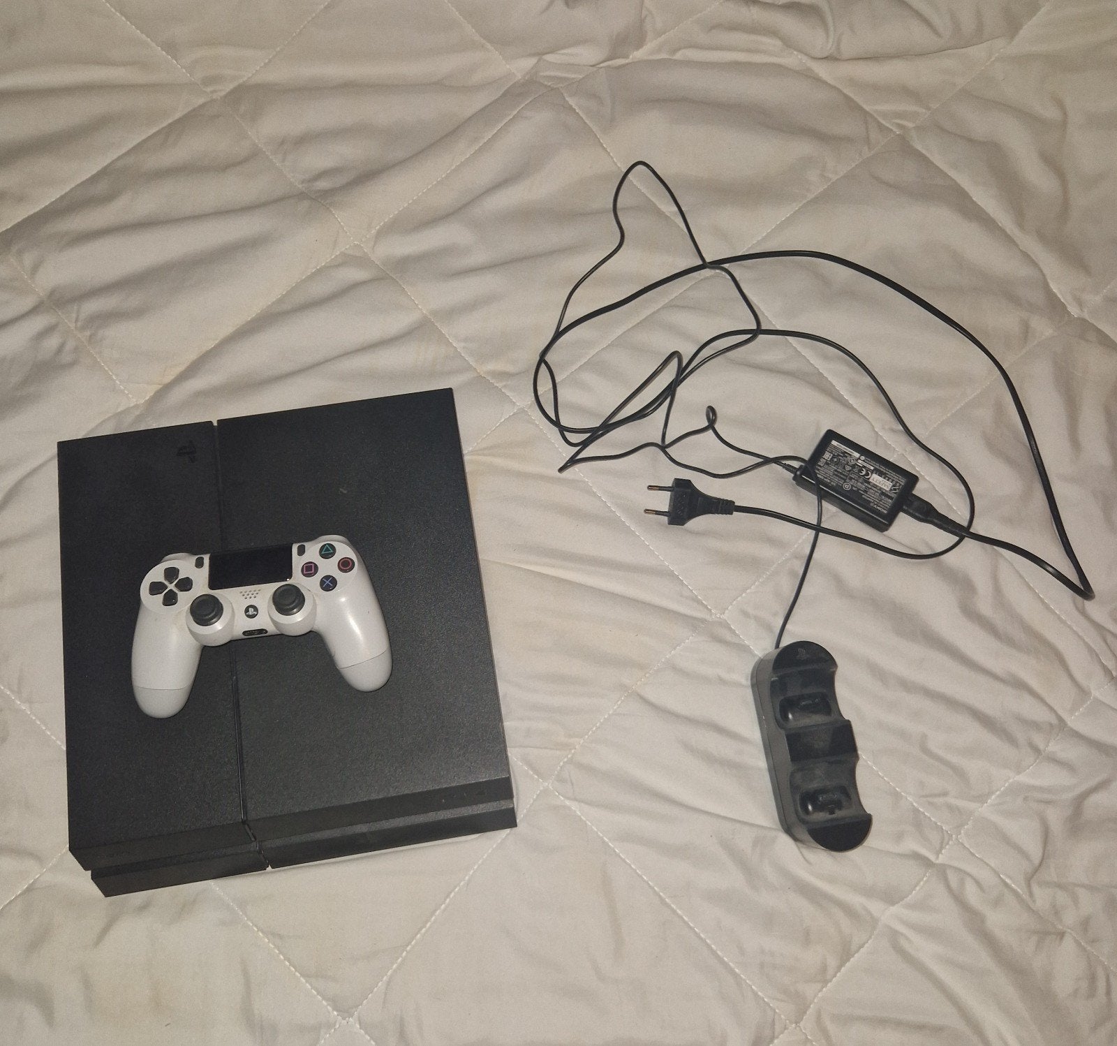 PlayStation 4 1TB + Controller + Chargingstation, Ophalen