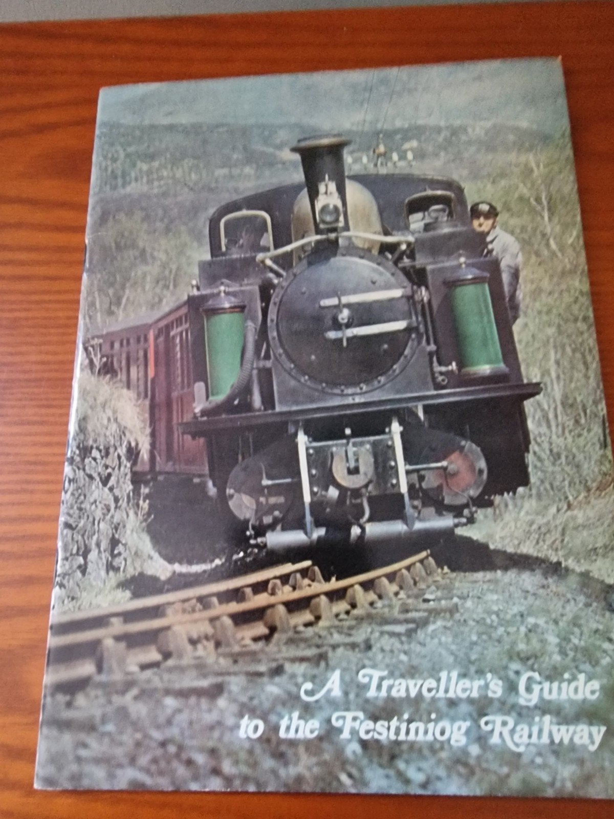 A Traveller's Guide to the Ffestiniog Railway, Ophalen of Verzenden, Gelezen, Overige typen
