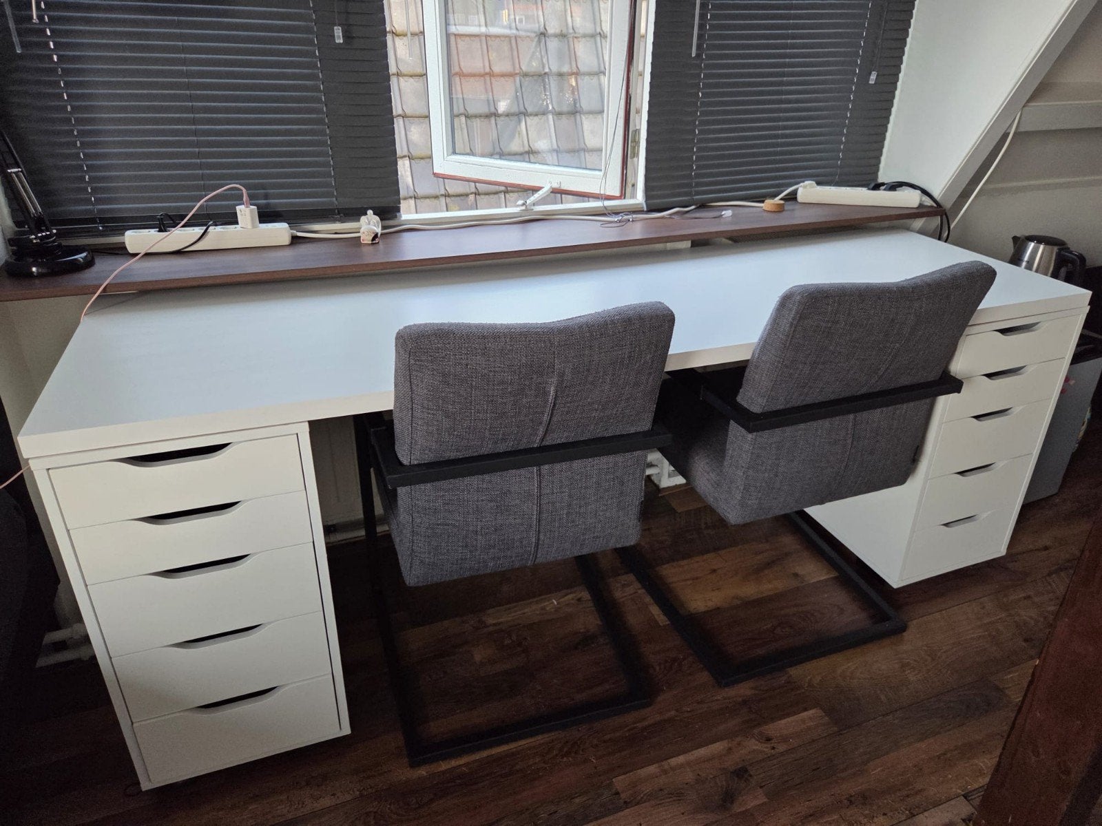 2 eetkamerstoelen, Huis en Inrichting, Bureaus, Ophalen, Zo goed als nieuw