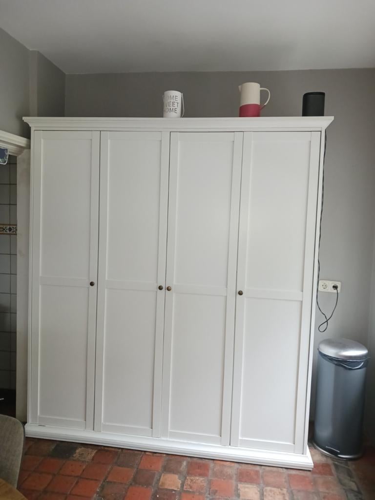 Mooie grote wel gebruikte witte buffetkast., Huis en Inrichting, Kasten | Buffetkasten, Ophalen, Gebruikt, 200 cm of meer, 200 cm of meer
