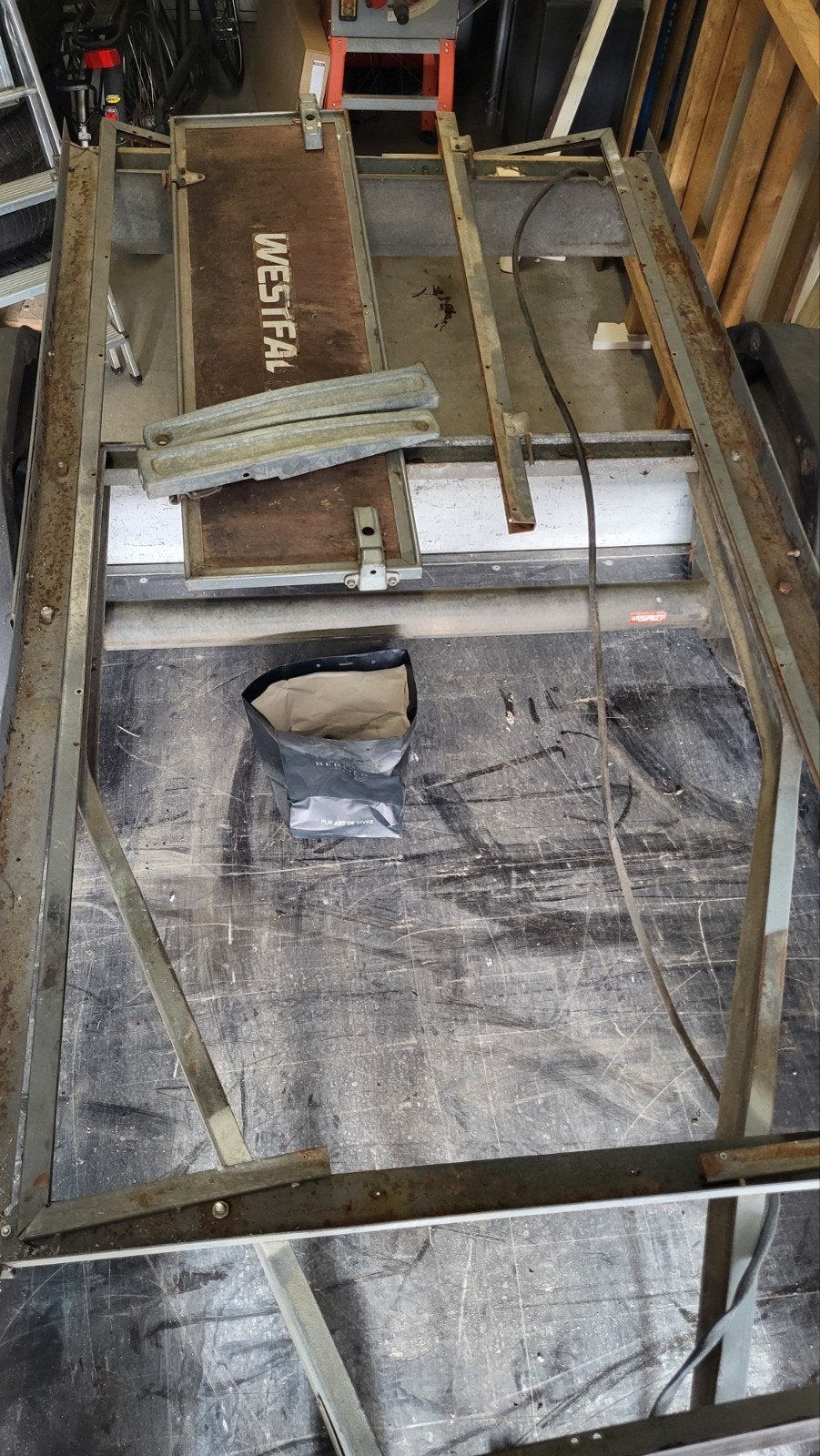 Westfalia-Werke aanhanger 750 kg onderstel., Ophalen, Gebruikt