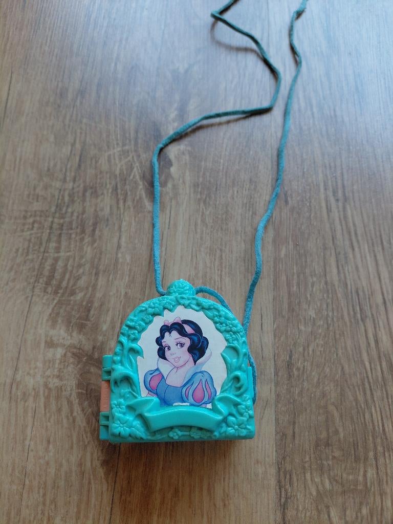 Sneeuwwitje huisje aan ketting polly pocket style, Ophalen of Verzenden, Gebruikt
