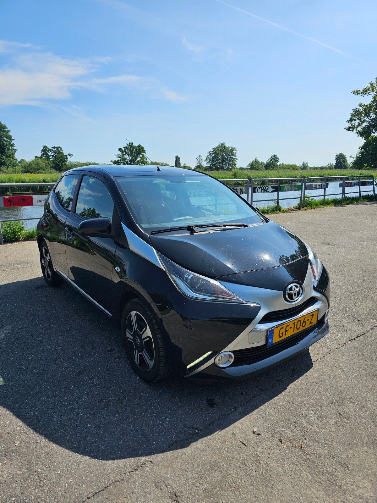 Toyota Aygo 1.0 VVT-i x-clusiv, Auto's, Voorwielaandrijving, 4 stoelen, Zwart, Origineel Nederlands