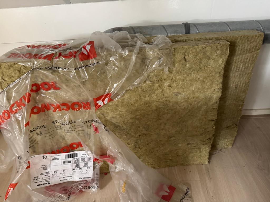 Bijna 2 platen steenwol, Doe-het-zelf en Verbouw, Isolatie en Afdichting, Ophalen, Steenwol, 4 tot 8 cm, Minder dan 5 m²