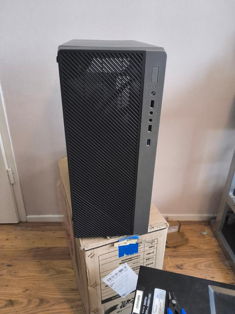 Ruix / Gaming PC Behuizing met Acryl Zijpaneel, Computers en Software, Ophalen of Verzenden, Zo goed als nieuw