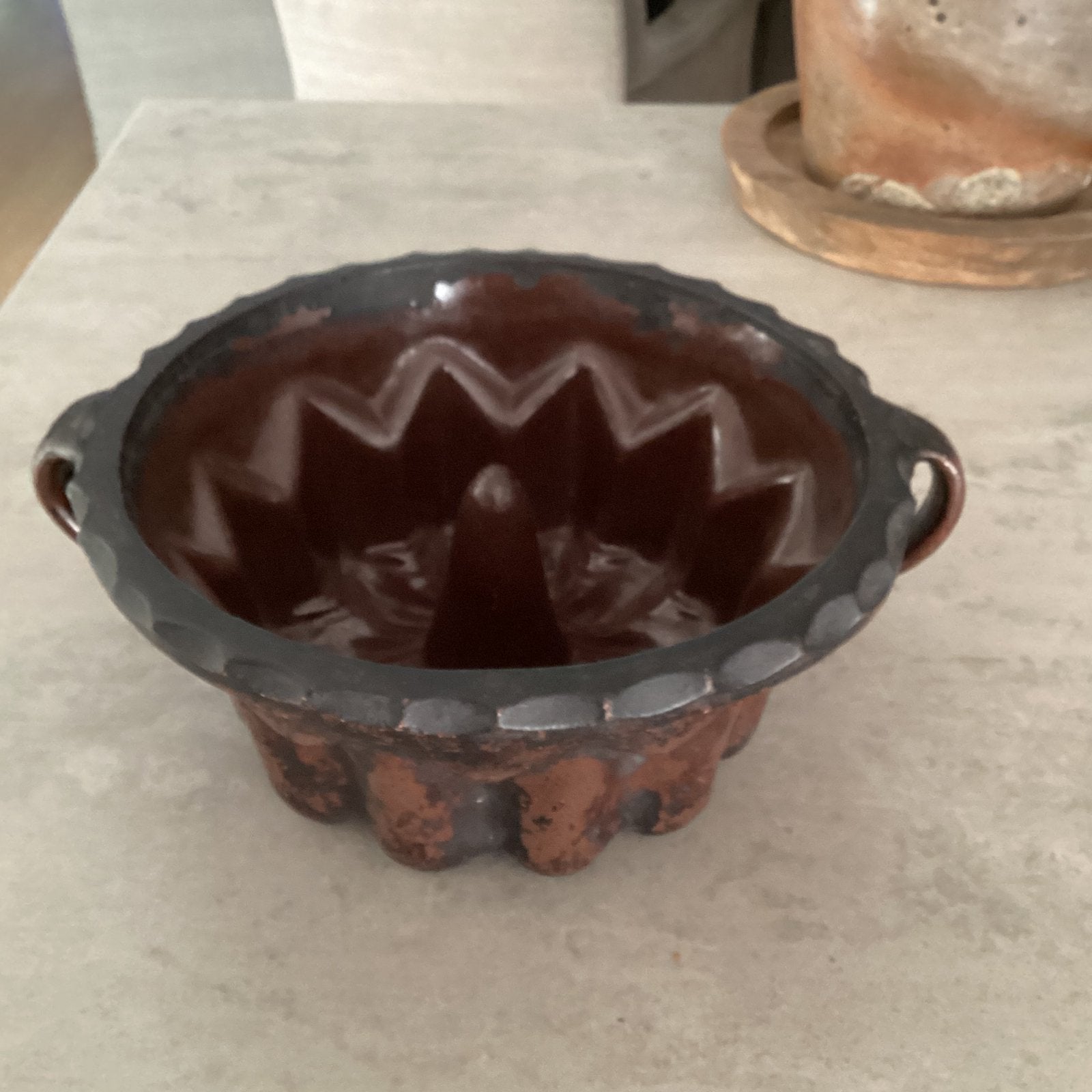 Mooie brocante gave oude franse tulbandvorm met twee oren, Ophalen of Verzenden