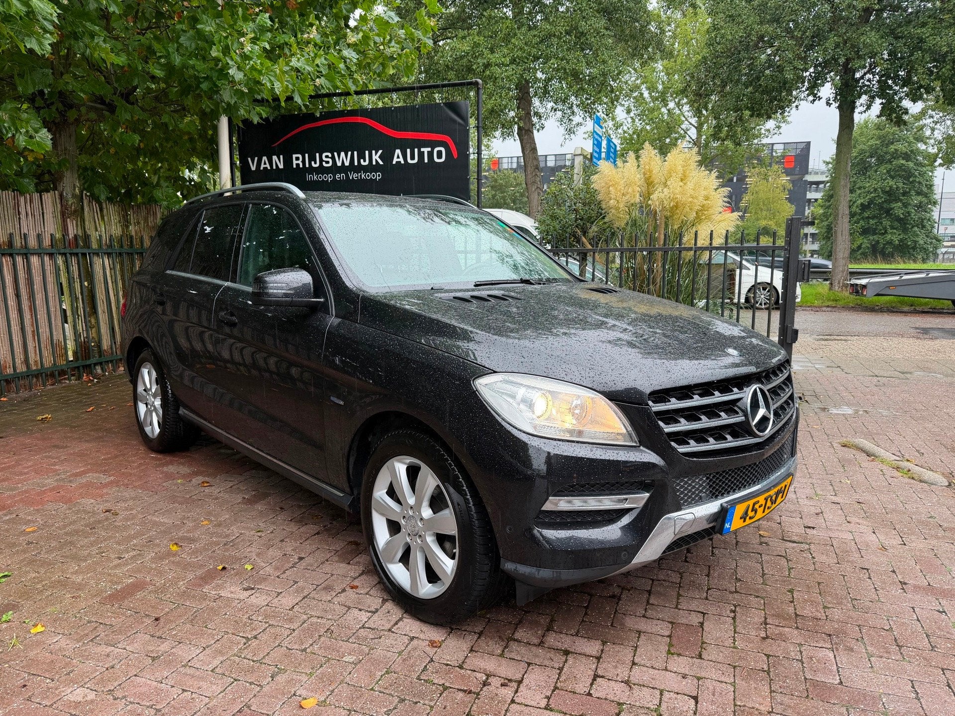 Mercedes-Benz M-klasse 350 BlueTEC Edition1 Leder Sxhuifdak, Auto's, Automaat, Gebruikt, Euro 6, 259 pk