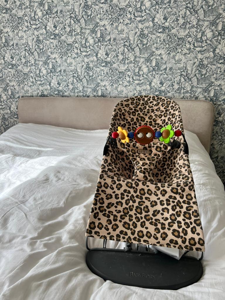 BabyBjörn wipper incusief speelhanger, Huis en Inrichting, Slaapkamer | Complete slaapkamers, Ophalen of Verzenden, Zo goed als nieuw