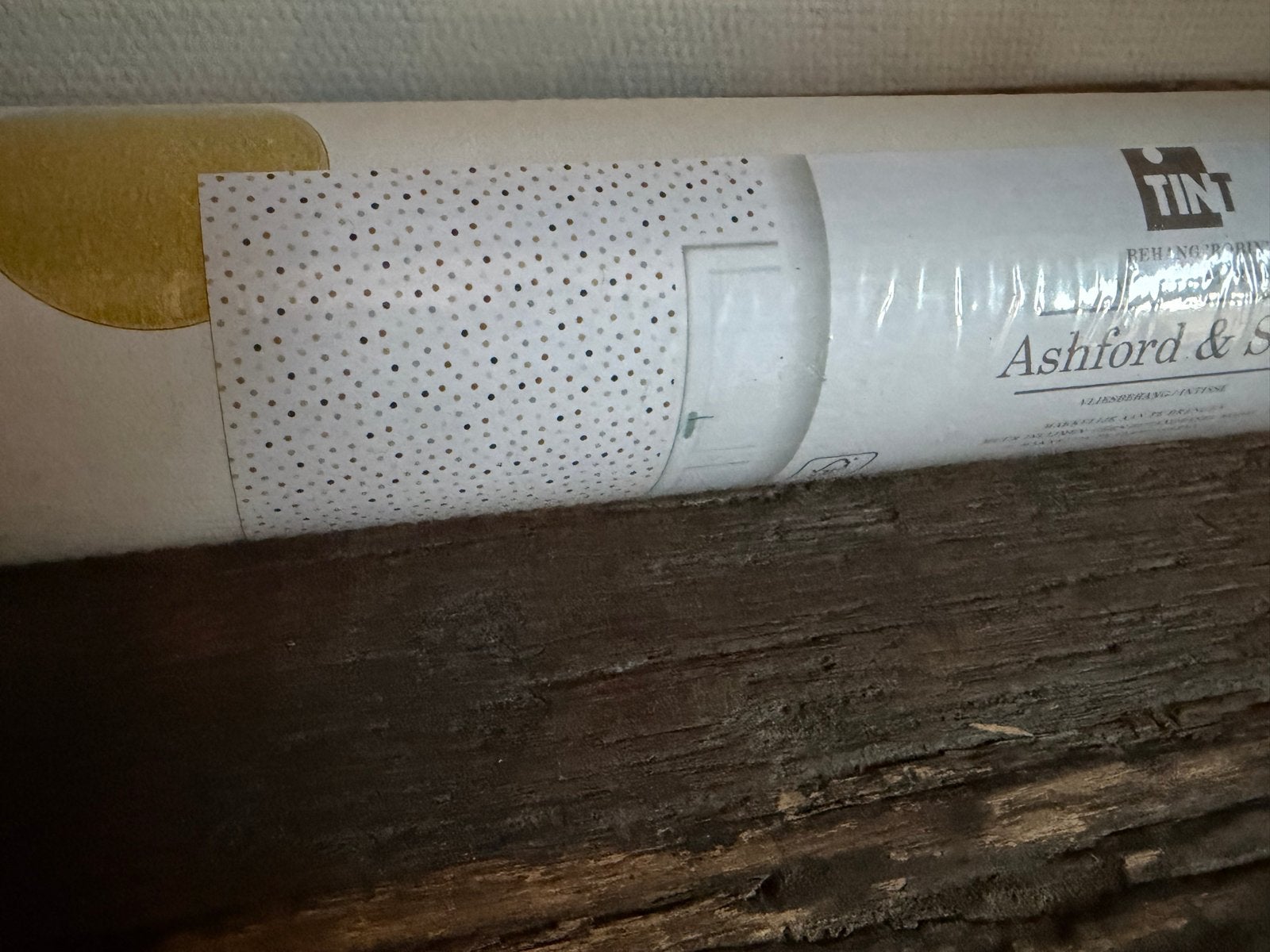 Nieuwe rol Ashford & Sons Vliesbehang 'Robin' met stippen, Overige patronen, Overige merken, Wit, Modern