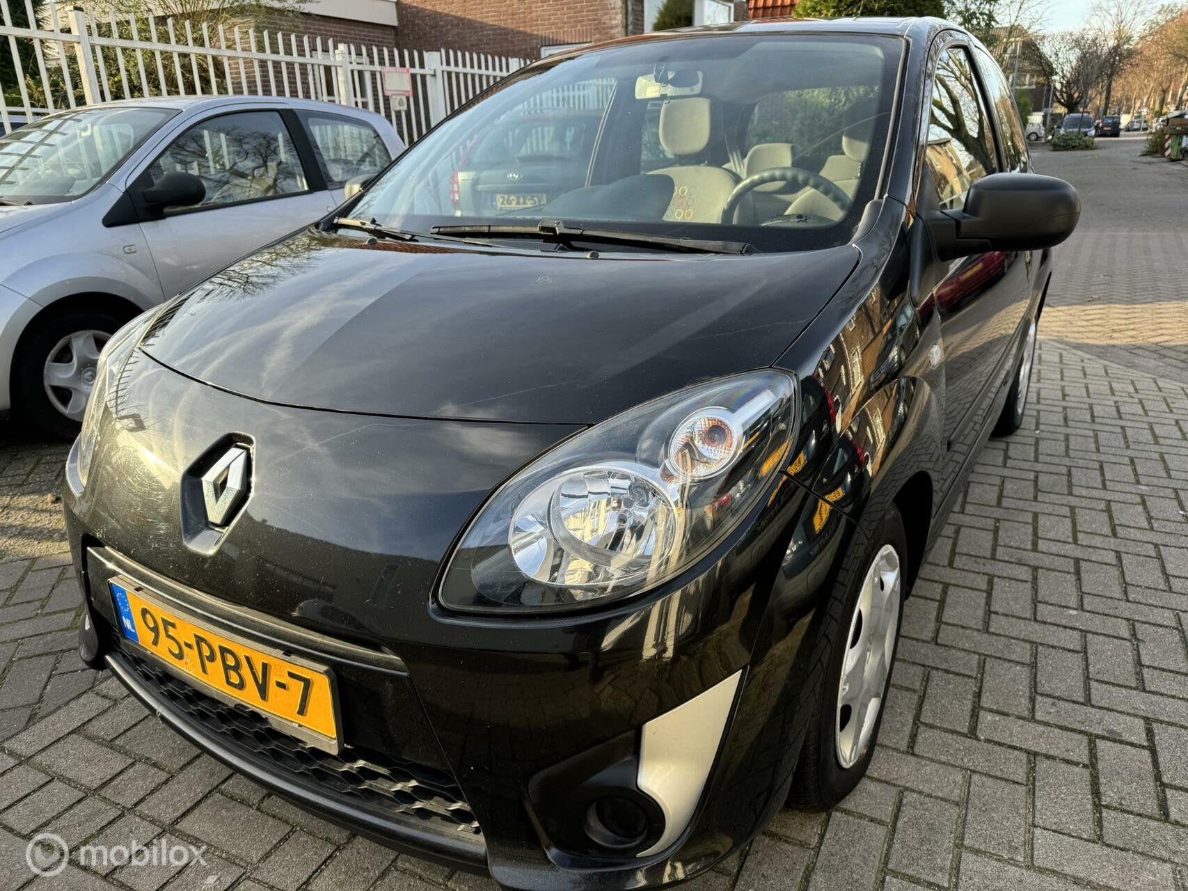 Renault Twingo 1.2-16V Authentique, Twingo, Gebruikt, 4 cilinders, 4 stoelen