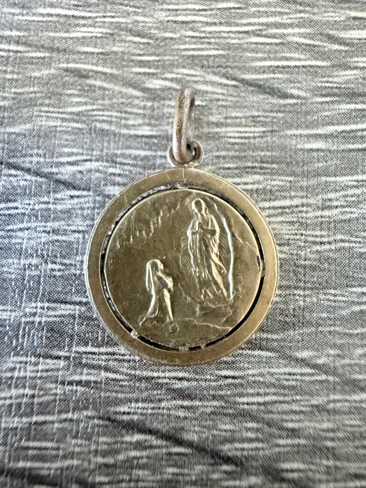 Vintage Medaille Maria Lourdes Wonderdadige Medaille, Ophalen of Verzenden