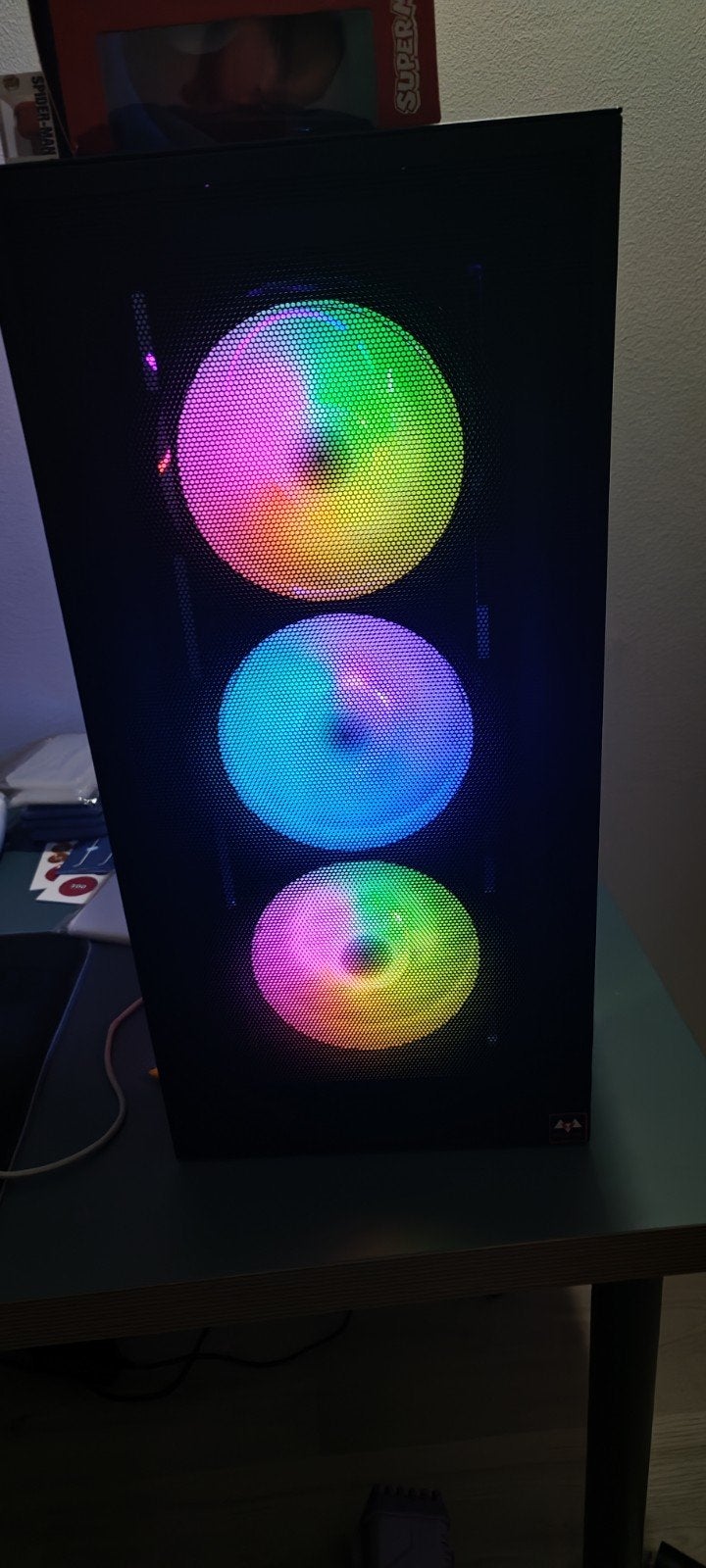 Foto 3 van Gaming PC met RGB verlichting en RTX 4060 grafische kaart