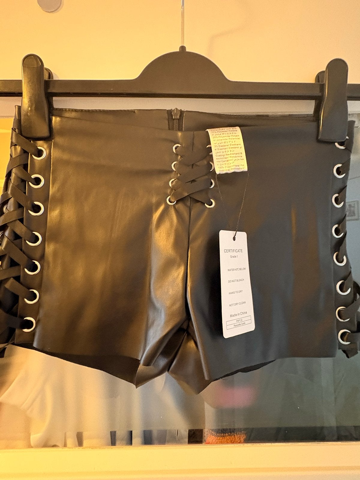 Nieuwe zwarte leren korte broek - Maat S, Kort, Verzenden, Zwart, Nieuw
