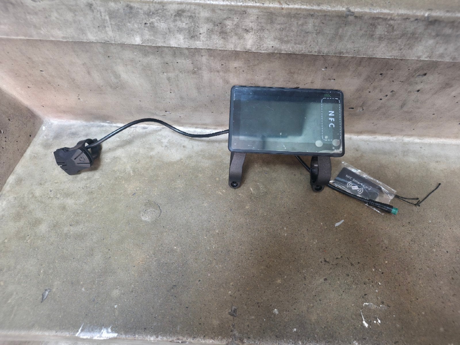 H6C Display + NFC OPVOERBAAR MET CODE&KILLSWITCH., Fietsen en Brommers, Fietsaccessoires | Fietscomputers, Ophalen of Verzenden