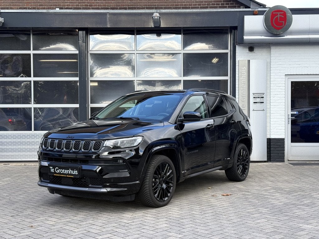 Jeep Compass S Summit 1.5T e-Hybrid (bj 2024, automaat), Auto's, Jeep, Gebruikt, 4 cilinders, Automatische klimaatregeling, Zwart