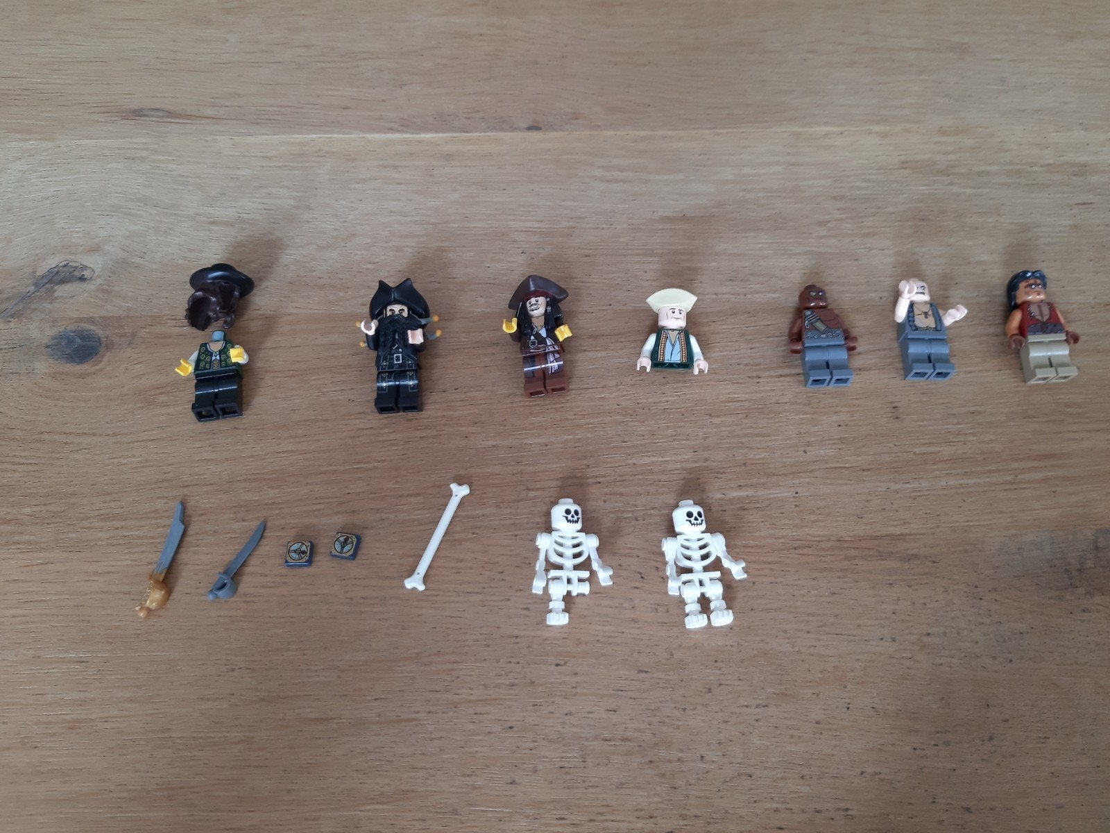 minifig's van set  4195 .Queen anne's  revenge, Ophalen of Verzenden