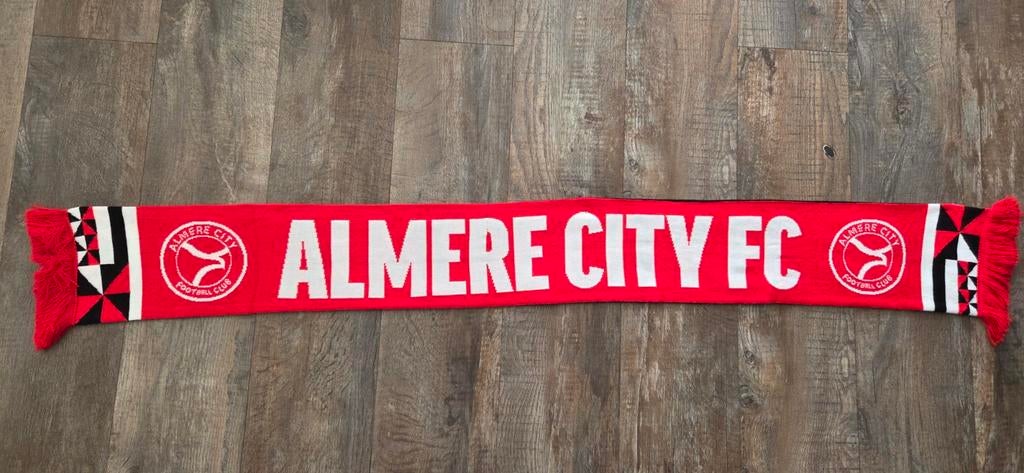 Sjaal Almere City, Ophalen of Verzenden, Zo goed als nieuw, Buitenlandse clubs, Vaantje of Sjaal