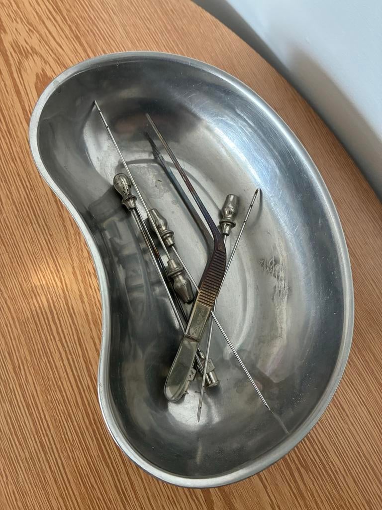 Vintage Medische Instrumenten: Nierbekken & Pincet, Ophalen of Verzenden