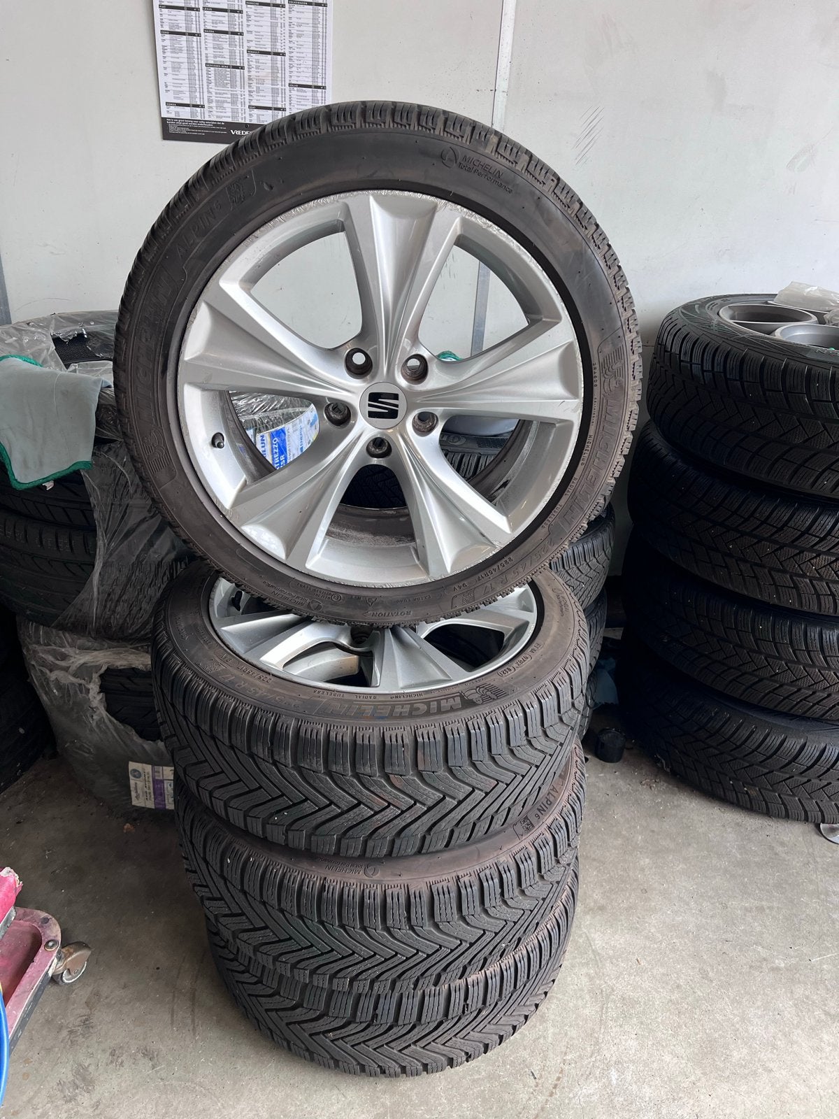 Seat Leon FR Velgen 225/45 R17 met goede banden, Auto-onderdelen, Ophalen, Gebruikt, Banden en Velgen, 17 inch